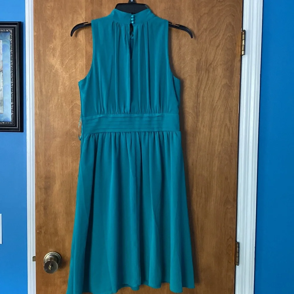 Dress - Picture 5 of 7